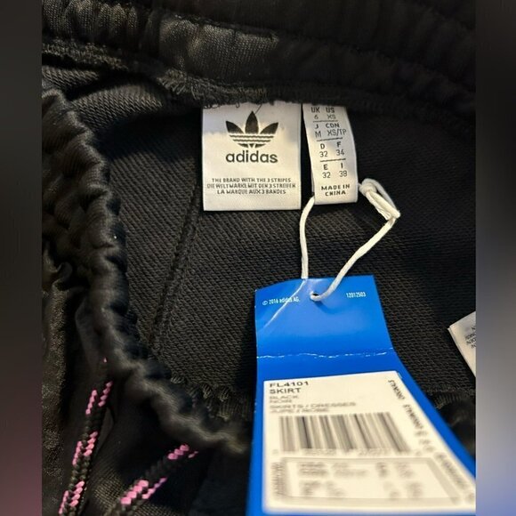 Adidas Originals NWT Women's 3 Stripe Skirt sz XS - Picture 5 of 7